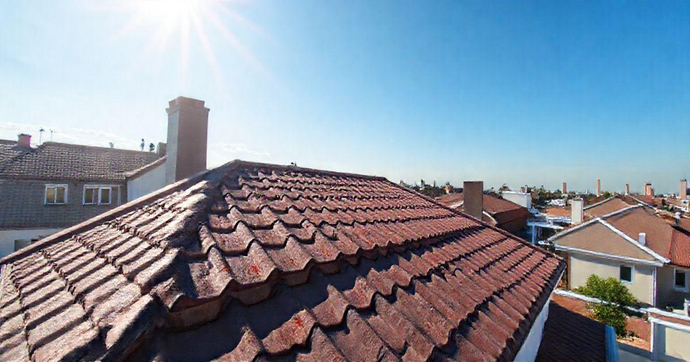 Tinta t&eacute;rmica para telhado pre&ccedil;o: descubra como economizar na sua reforma