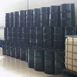 Venda de tambores metálicos usados